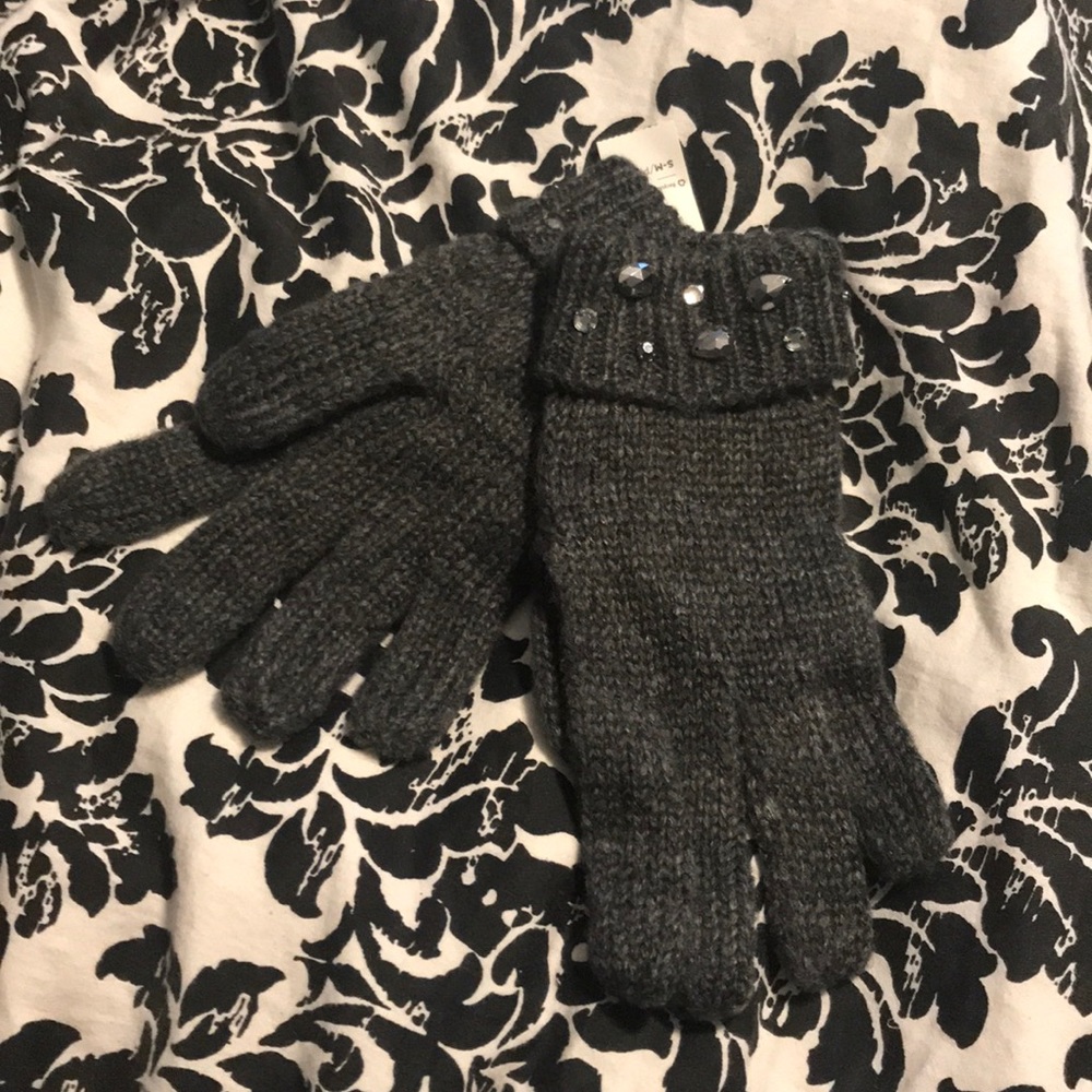 NWT old navy studded gloves S/M